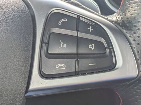 Used 2020 Mercedes-Benz SLC 300 image 24