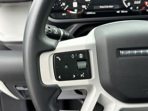 Used 2025 Land Rover Defender 110 S image 24