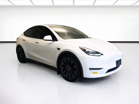 Used 2022 Tesla Model Y Performance AWD/4WD image 3