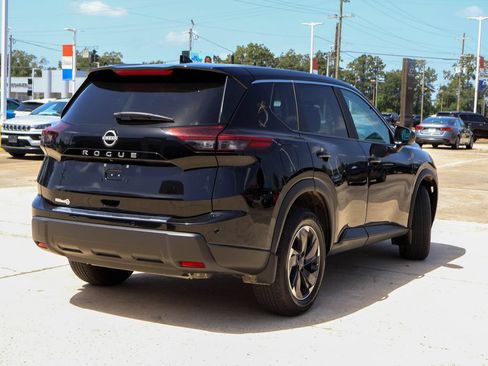 Certified 2026 Nissan Rogue SV w/ Cold Weather Package FWD image 20