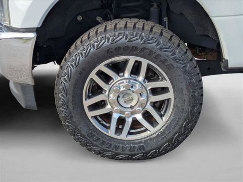 Used 2019 Ford F250 Lariat w/ Lariat Value Package image 22