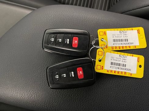 Used 2022 Toyota Camry SE w/ Convenience Package image 24