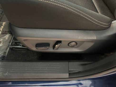 Used 2025 Nissan Rogue SV FWD image 22