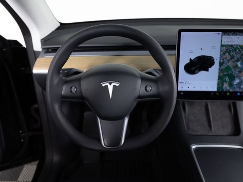 Used 2021 Tesla Model Y Long Range image 31