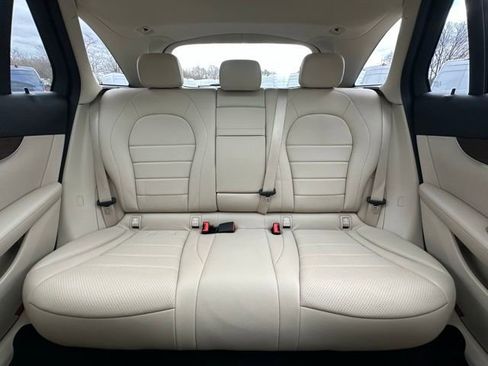 Used 2021 Mercedes-Benz GLC 300 GLC 300 image 16