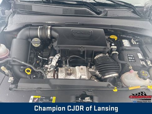 Used 2025 Jeep Compass Trailhawk image 17