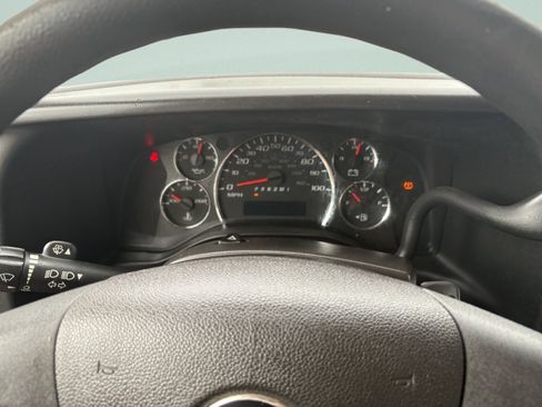 Used 2017 Chevrolet Express 3500 RWD image 28
