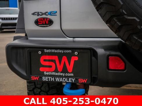 Used 2023 Jeep Wrangler Unlimited Rubicon 4xe w/ Cold Weather Group AWD/4WD image 17