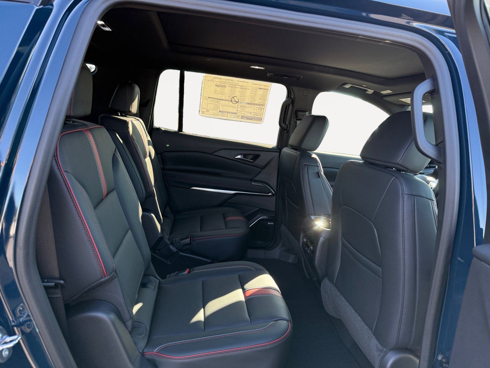 New 2027 Chevrolet Traverse RS AWD/4WD image 18