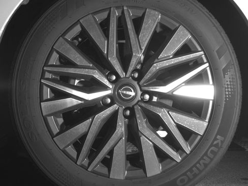 Used 2025 Nissan Altima 2.5 SV FWD image 15