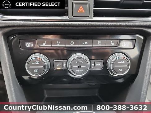 Used 2022 Volkswagen Taos SEL image 15