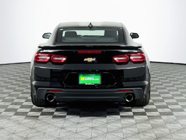 Used 2024 Chevrolet Camaro LT RWD image 7