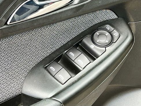 Used 2021 Chevrolet TrailBlazer LT w/ Convenience Package image 17