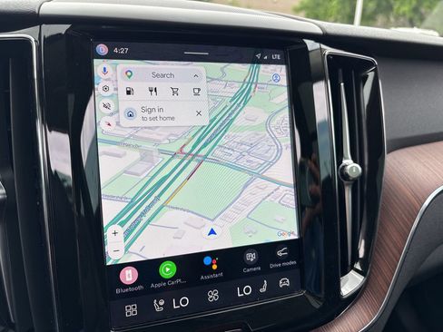 Used 2024 Volvo XC60 B5 Plus w/ Protection Package Premier image 20