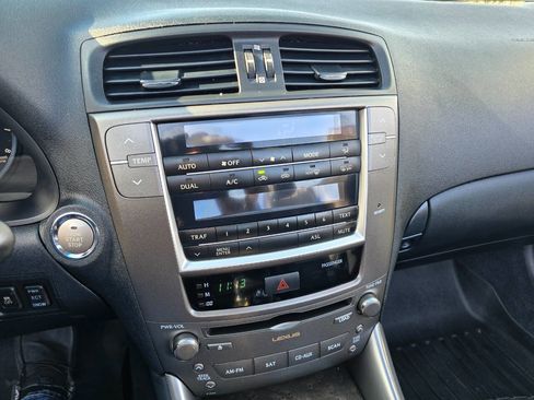 Used 2010 Lexus IS 250C image 24