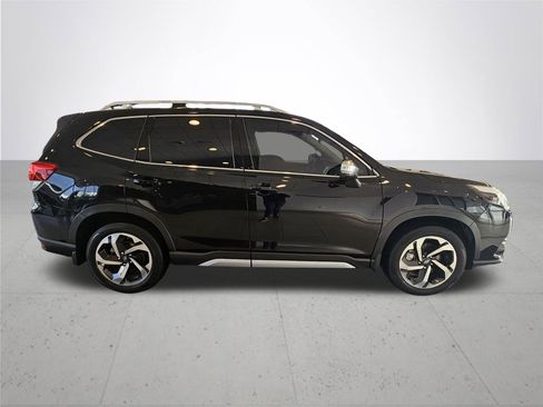 Used 2023 Subaru Forester Touring image 6