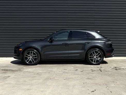 Certified 2026 Porsche Macan AWD/4WD image 2