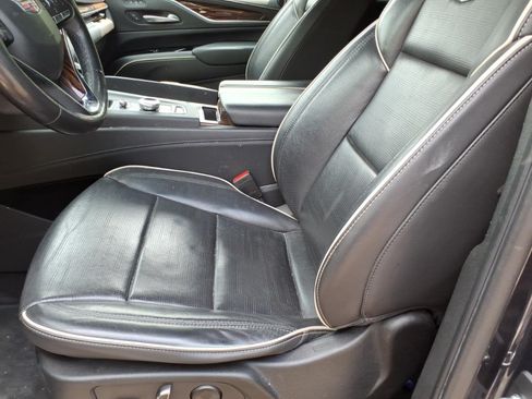 Used 2022 Cadillac Escalade ESV Premium Luxury AWD/4WD image 12