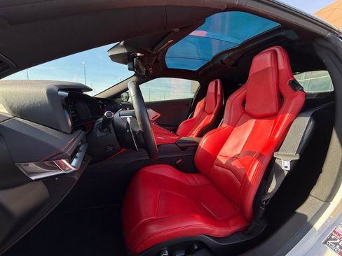 Used 2021 Chevrolet Corvette Stingray Preferred Cpe w/ Z51 Performance Package RWD image 21