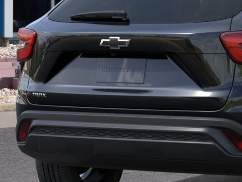 New 2026 Chevrolet Trax LS FWD image 14