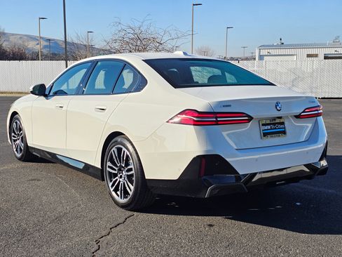 Certified 2025 BMW 530i xDrive 530i xDrive w/ M Sport Package image 36