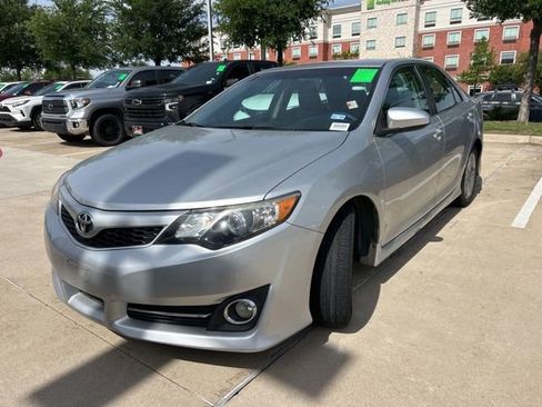 Used 2013 Toyota Camry SE FWD image 7