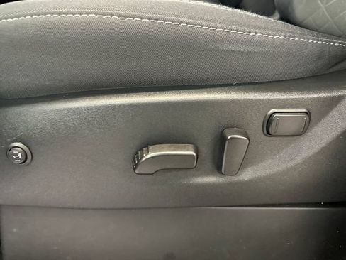 Used 2025 Nissan Frontier SV AWD/4WD image 19