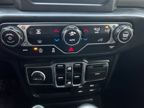 Used 2021 Jeep Wrangler Unlimited Sport image 27