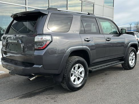 Used 2019 Toyota 4Runner SR5 Premium image 8