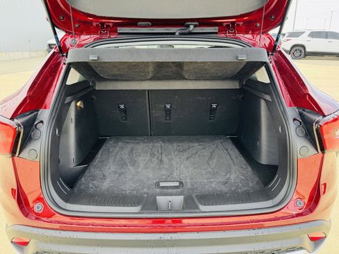 Used 2025 Chevrolet Trax LT w/ LT Convenience Package image 24