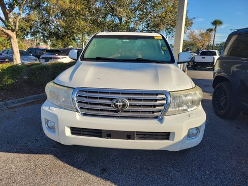 Used 2013 Toyota Land Cruiser image 2
