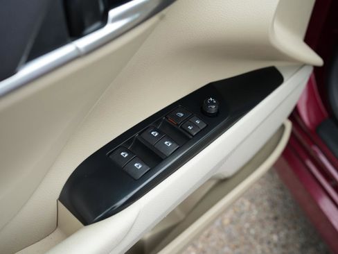 Used 2018 Toyota Camry LE FWD image 11