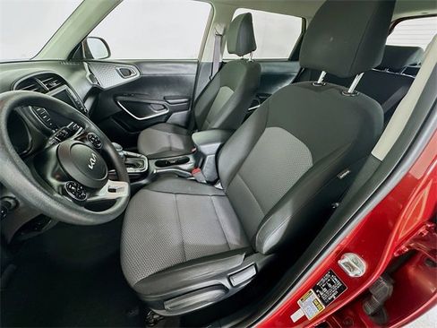 Used 2022 Kia Soul LX image 25