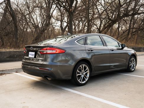Used 2019 Ford Fusion SEL image 9