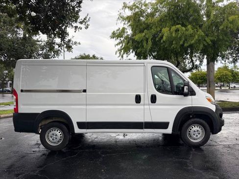 Used 2025 RAM ProMaster 2500 w/ Convenience Group FWD image 8