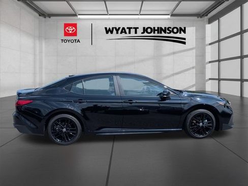 Used 2026 Toyota Camry SE FWD image 6