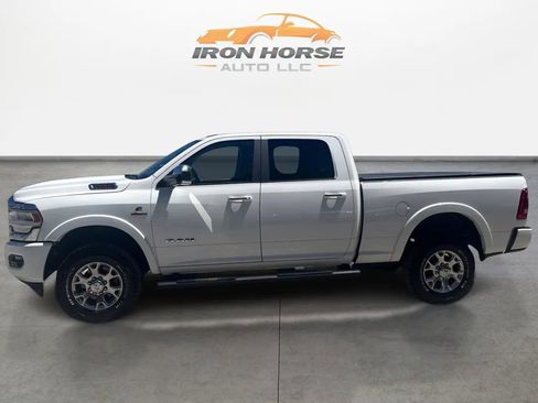 Used 2022 RAM 2500 Laramie w/ Snow Chief Group AWD/4WD image 8