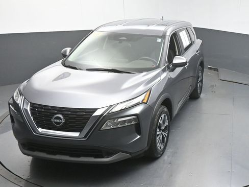 Used 2023 Nissan Rogue SV image 40