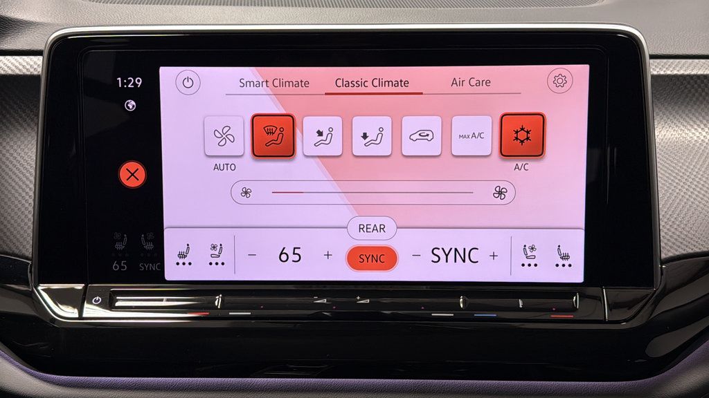Used 2025 Volkswagen Atlas Peak Edition SE AWD/4WD image 18