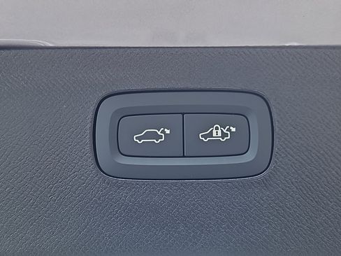 New 2026 Volvo XC90 B6 Plus w/ Protection Package Premier image 12