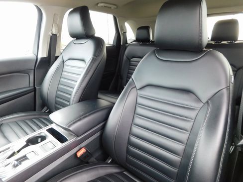 Used 2024 Ford Edge SEL w/ Convenience Package image 15