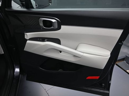 Certified 2025 Kia Sorento S w/ Panoramic Sunroof Package FWD image 39