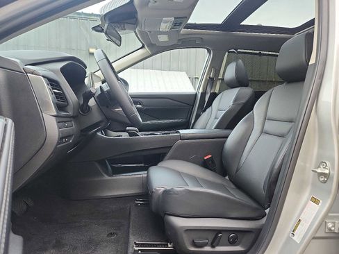 Certified 2024 Nissan Rogue SV w/ SV Premium Package image 13