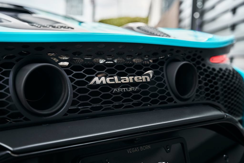 Used 2025 McLaren Artura Spider RWD image 14
