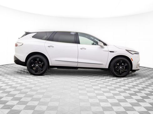 Used 2023 Buick Enclave Essence w/ Experience Buick Package image 7