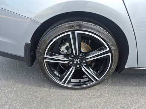Used 2024 Honda Accord Sport image 9