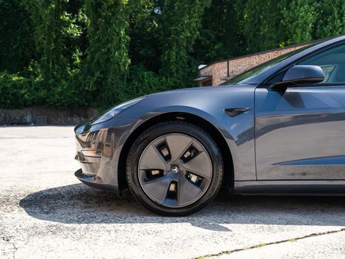 Used 2023 Tesla Model 3 Standard Range RWD image 3