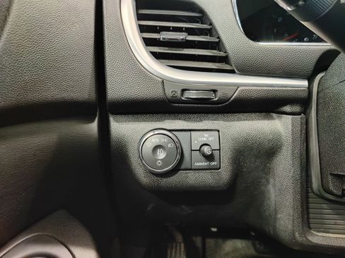 Used 2017 Chevrolet Traverse LT w/ Style and Technology Package image 22