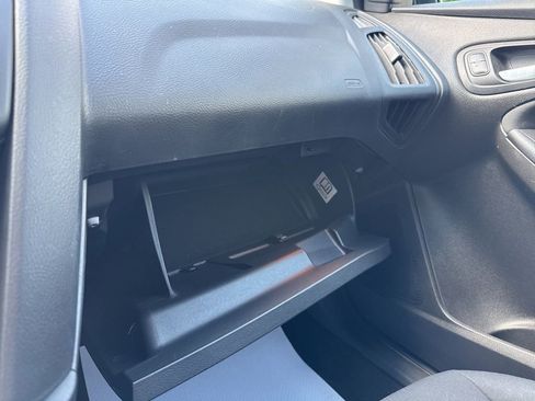 Used 2016 Ford Focus SE w/ SE Cold Weather Package FWD image 20