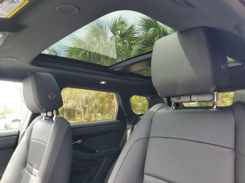 Used 2025 Land Rover Range Rover Evoque S image 21